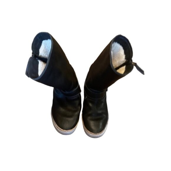 UGG | Black Leather Zipper Boots | Size 5 - Picture 6 of 11